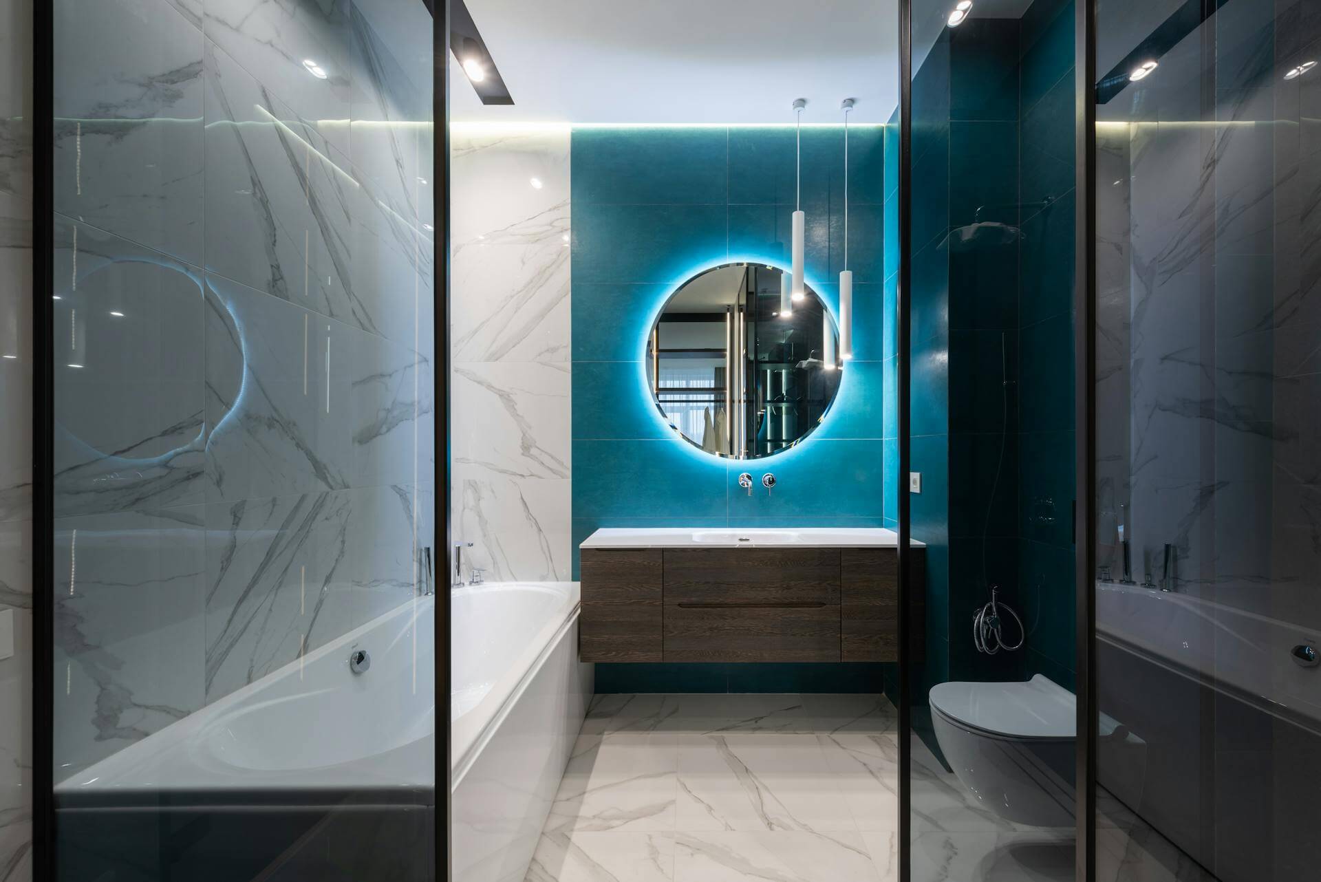 5 specchi di tendenza per un bagno elegante e moderno