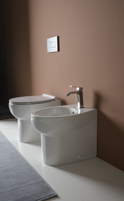 Sanitari filo parete SPOT - Compreso di wc-bidet e copriwater soft close